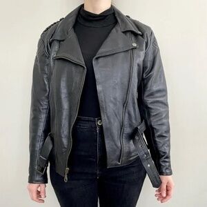 Vintage UK genuine leather moto jacket. 🖤